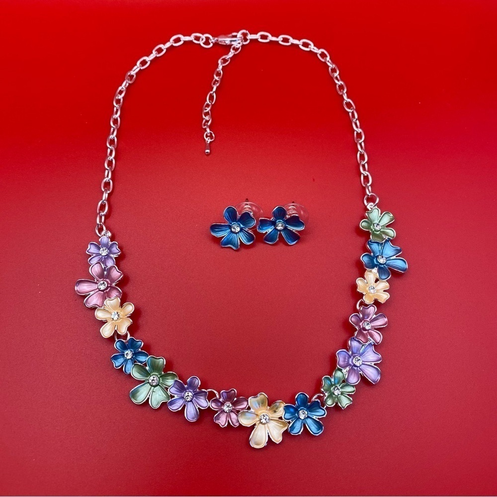 Gorgeous Bohemian Floral Necklace and Earring Set